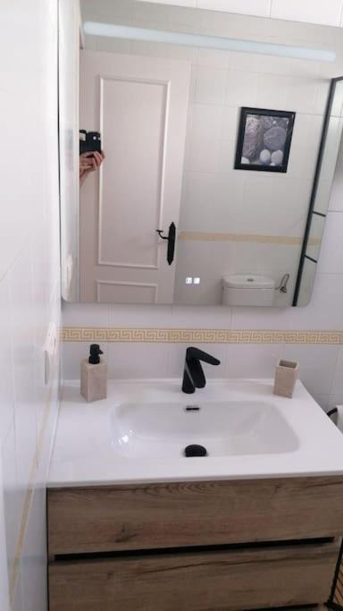 Views, Family & Private Parking In Alto Albayzin Apartment Granada Luaran gambar
