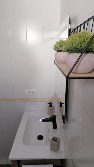 Views, Family & Private Parking In Alto Albayzin Apartment Granada Luaran gambar